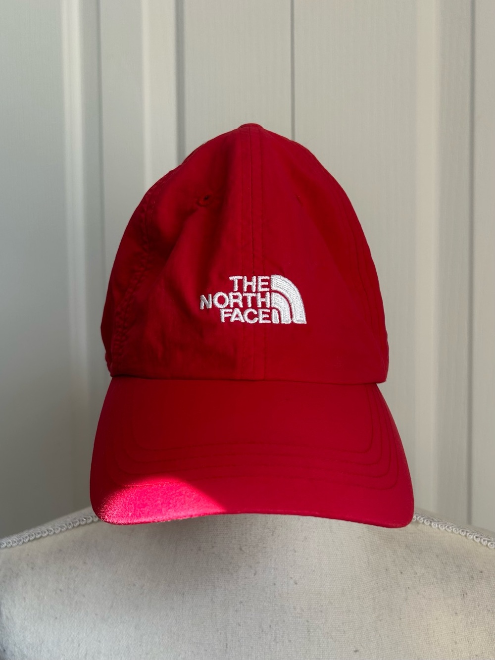 THE NORTH FACE Unisex Red Cap with White Embroidered Brand Logo